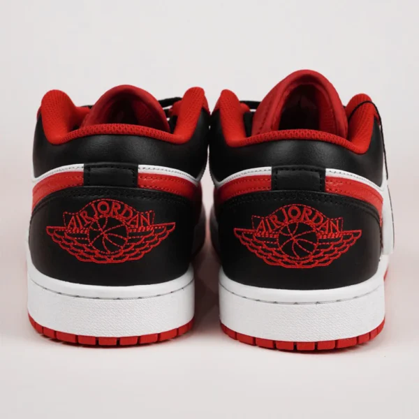 Nike-Air-Jordan-1-Low-Red-Bulls-Chicago-Bulls-Black-Red-White-Authentic