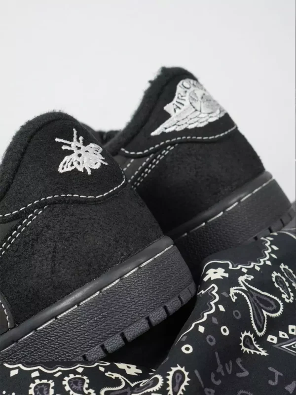 Air-Jordan-1-Low-x-Travis-Scott-Black-Phantom-All-Black-Full-Black-Authentic