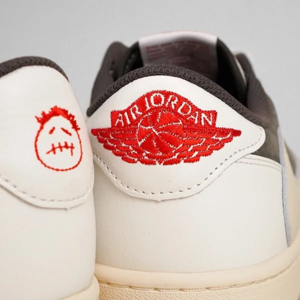 Air-Jordan-1-Low-x-Travis-Scott-Reverse-Mocha-Brown-White-Authentic