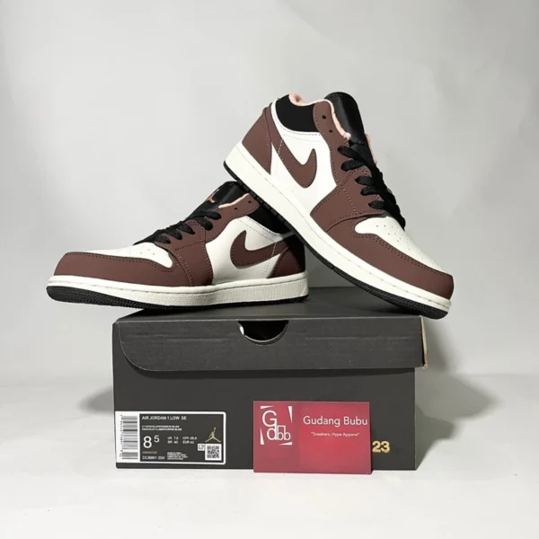 Air-Jordan-1-Low-SE-Mocha-Brown-White-Black-Authentic