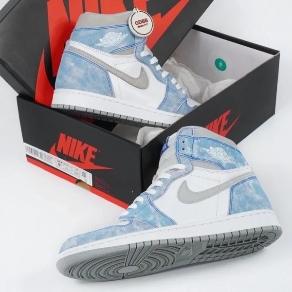Sepatu-Jordan-1-Retro-High-OG-Hyper-Royal-Blue-White-Grey-Authentic