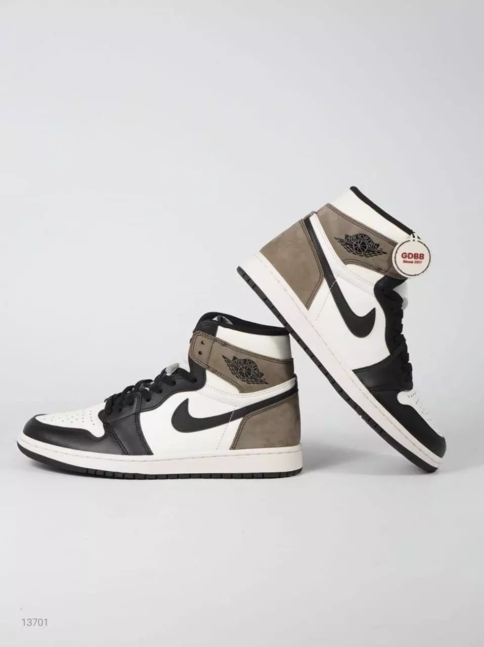 Sepatu-Jordan-1-Retro-OG-High-Dark-Mocha-Brown-Black-White-Authentic