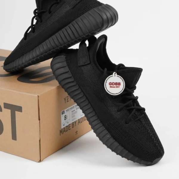 Adidas-Yeezy-350-Boost-V2-Black-Onyx-2022-Allblack-Tripleblack