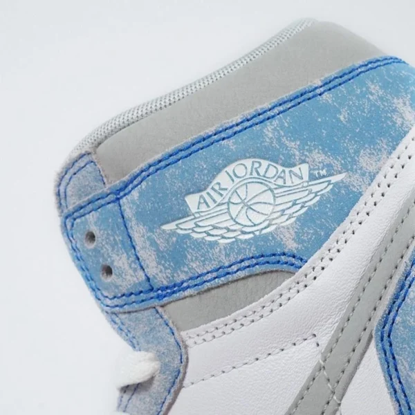 Sepatu-Jordan-1-Retro-High-OG-Hyper-Royal-Blue-White-Grey-Authentic