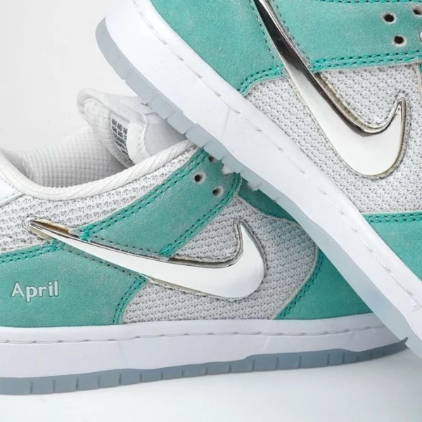 SB-Dunk-Low-April-Skateboards-Turbo-Green-Authentic