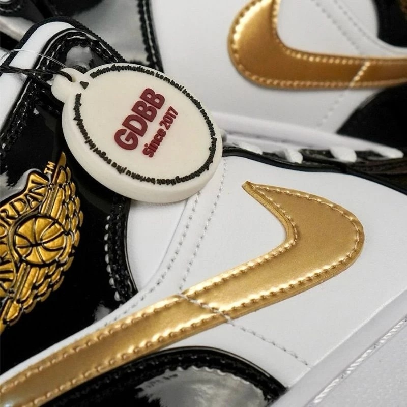 Sepatu-Jordan-1-Mid-Patent-Black-White-Gold-Black-Gold-Authentic
