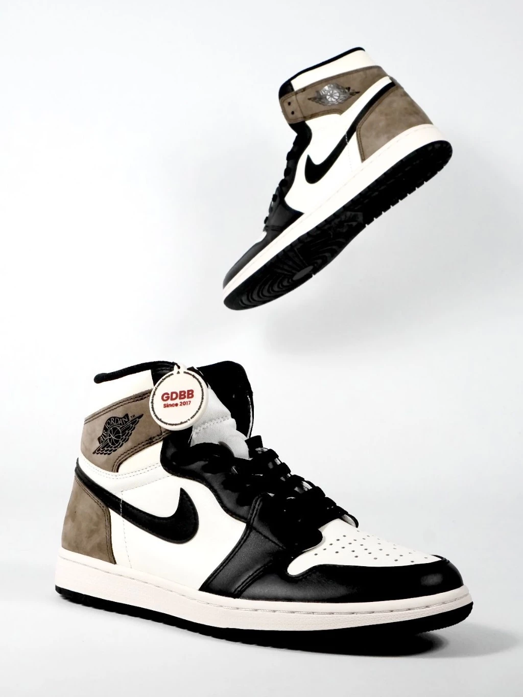 Sepatu-Jordan-1-Retro-OG-High-Dark-Mocha-Brown-Black-White-Authentic