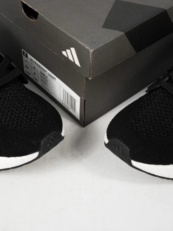 Sepatu-Adidas-Ultraboost-5-Coreblack-Sneakers-Authentic