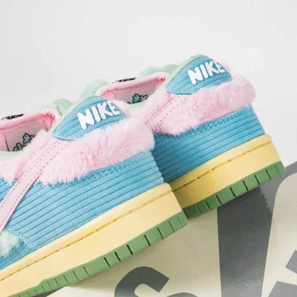 Sepatu-SB-Dunk-Low-Verdy-Visty-Blue-Enamel-Green-Sneakers-Authentic