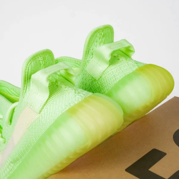 Sepatu-Adidas-Yeezy-350-Boost-V2-Glow-In-The-Dark-GID-Sneakers-Authentic