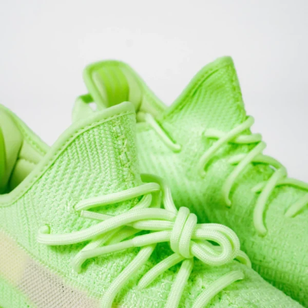 Sepatu-Adidas-Yeezy-350-Boost-V2-Glow-In-The-Dark-GID-Sneakers-Authentic