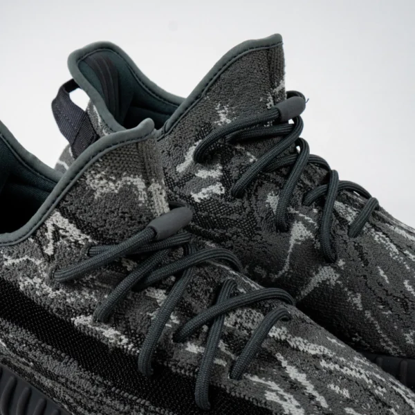 Sepatu-Adidas-Yeezy-350-Boost-V2-MX-Dark-Salt-Black-Sneakers-Authentic