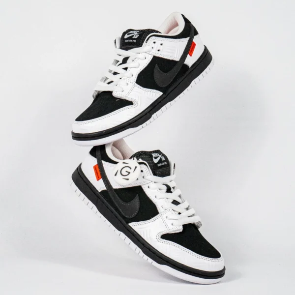 SB-Dunk-Low-Pro-x-Tightbooth-Black-and-White-Authentic