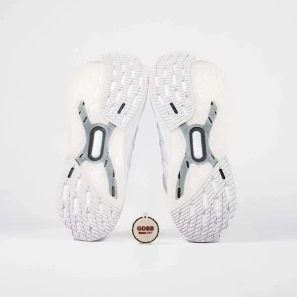 sepatu-adidas-ultraboost-5-triple-white-allwhite-sneakers-authentic