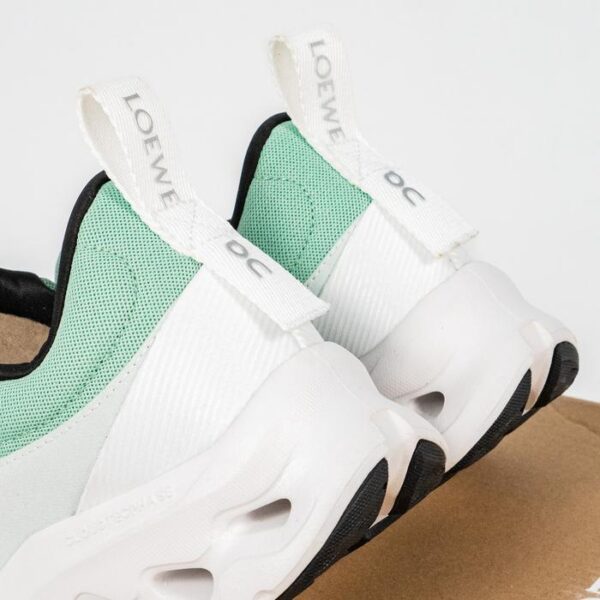 sepatu-on-running-cloudtilt-2-0-white-green-sneakers-authentic