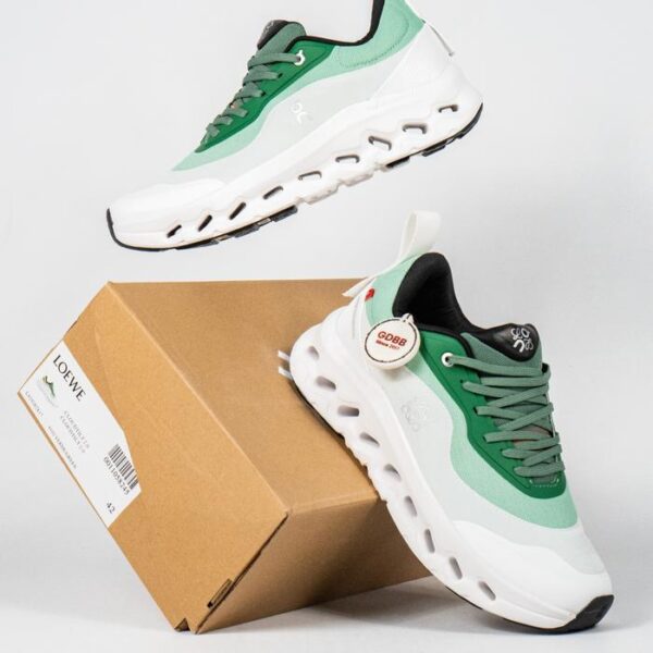 sepatu-on-running-cloudtilt-2-0-white-green-sneakers-authentic