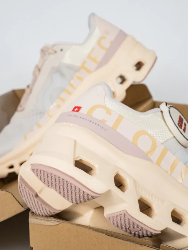 sepatu-sneakers-cloudmonster-moon-fawn-authentic-sneakers