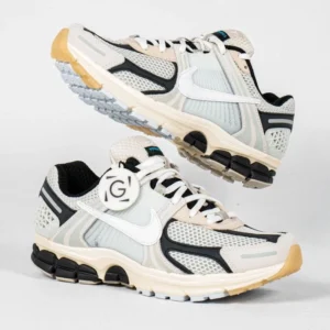 sepatu-zoom-vomero-5-supersonic-light-bone-black-sneakers-authentic