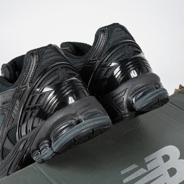 sepatu-nb-1906-utility-tripleblack-all-black-sneakers-authentic