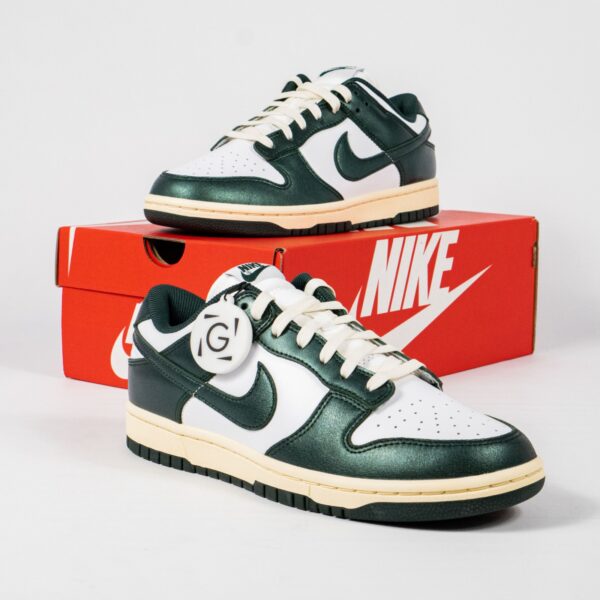 Sepatu Nike Dunk Low Retro Vintage Green Sneakers Authentic - Image 3
