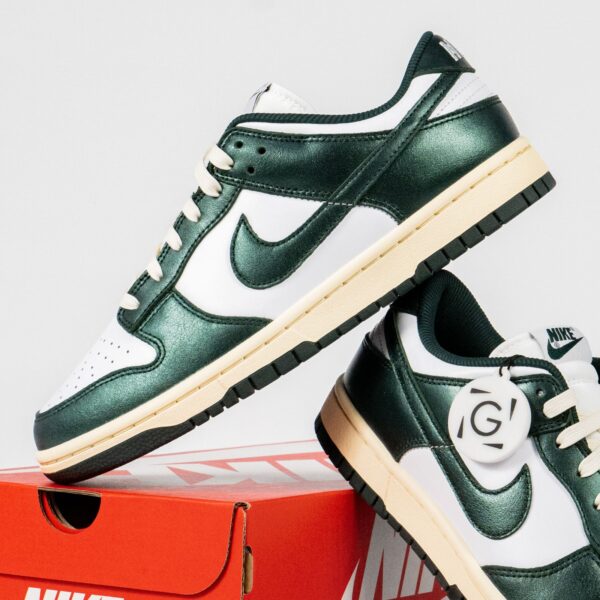 Sepatu Nike Dunk Low Retro Vintage Green Sneakers Authentic - Image 2