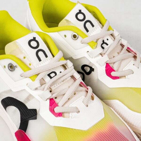 sepatu-on-cloud-on-the-rogger-pro-2-white-lime-sneakers-authentic-1.jpeg