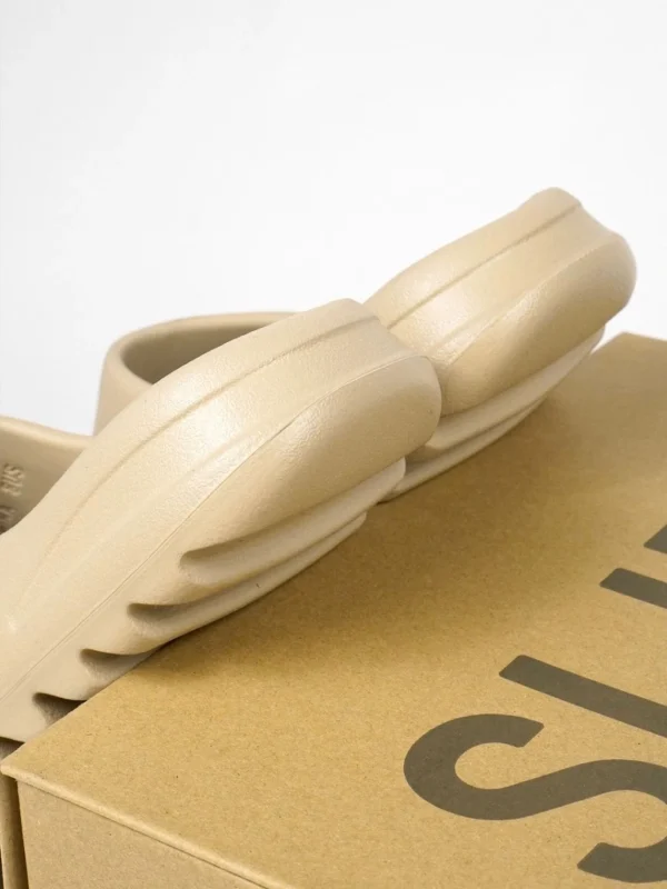 yeezy-slide-desert-sand-white-sand-slides