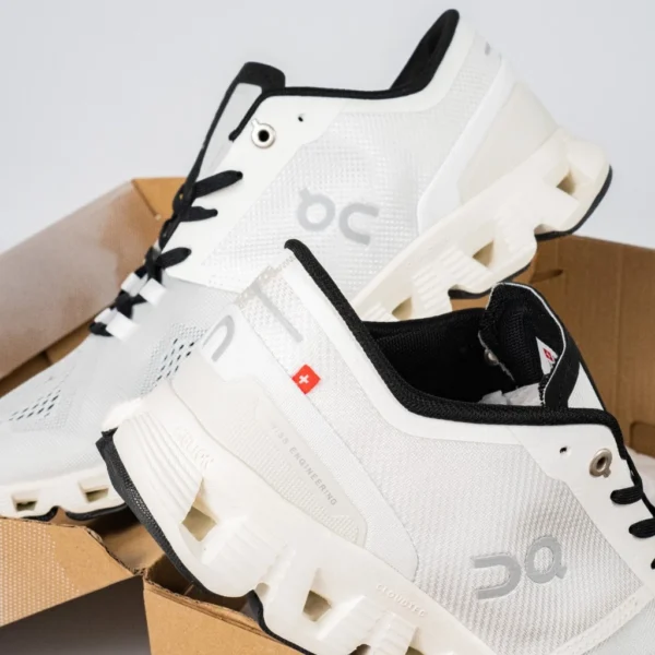 sepatu-cloud-x-white-black-sneakers-authentic