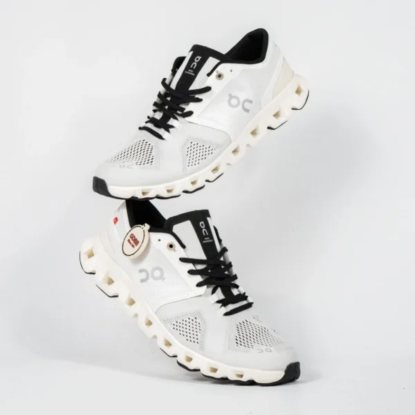 sepatu-cloud-x-white-black-sneakers-authentic