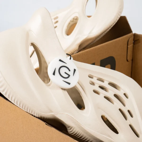 sendal-adidas-yeezy-foam-runner-ararat-cream-slide-authentic