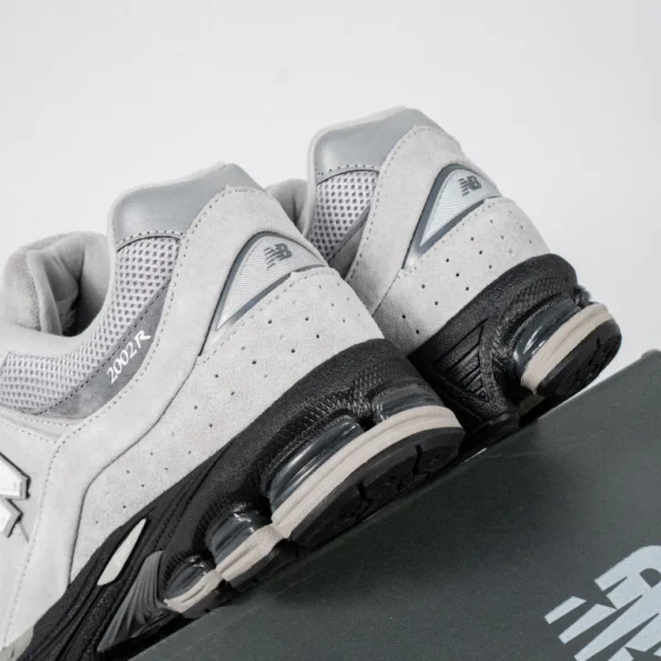 sepatu-new-balance-2002r-grey-black-jd-exclusive-sneakers-authentic
