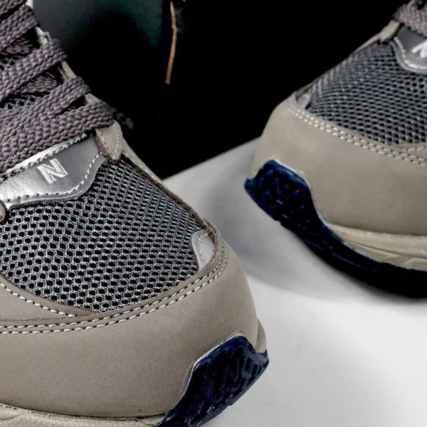 new-balance-2002-r-balance-2002r-light-grey-dark-grey-authentic
