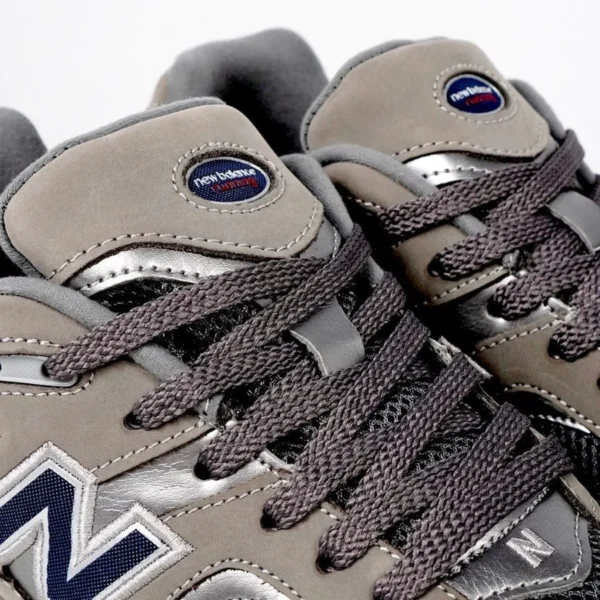 new-balance-2002-r-balance-2002r-light-grey-dark-grey-authentic