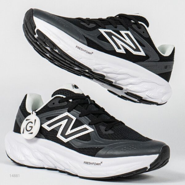 Sepatu NB New Balance Fresh Foam Trainer Black White Sneakers Authentic
