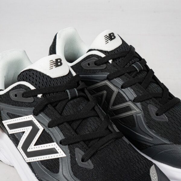 Sepatu NB New Balance Fresh Foam Trainer Black White Sneakers Authentic - Image 3