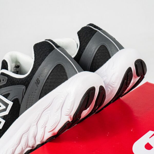 Sepatu NB New Balance Fresh Foam Trainer Black White Sneakers Authentic - Image 2
