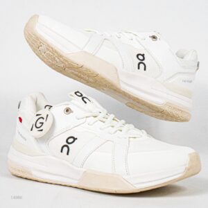 Sepatu On The Roger Clubhouse Pro White Ice Sneakers Authentic