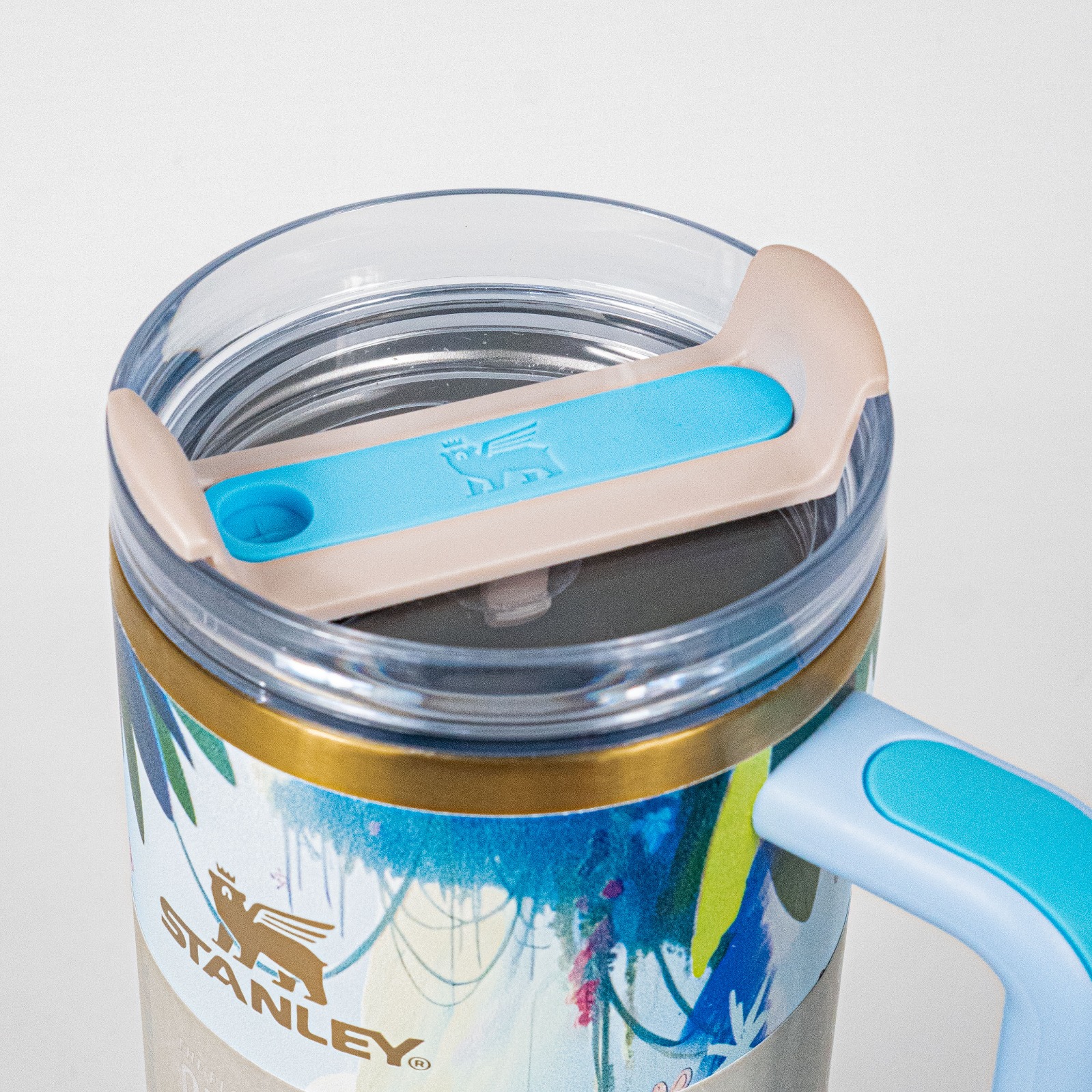 Botol Tumbler Side Grip Stanley x Disney Stich THE QUENCHER H2.0 Sunrise Cream 40oz 1.183ml Stainless Steel Tahan Panas Dingin BPA FREE - Image 2