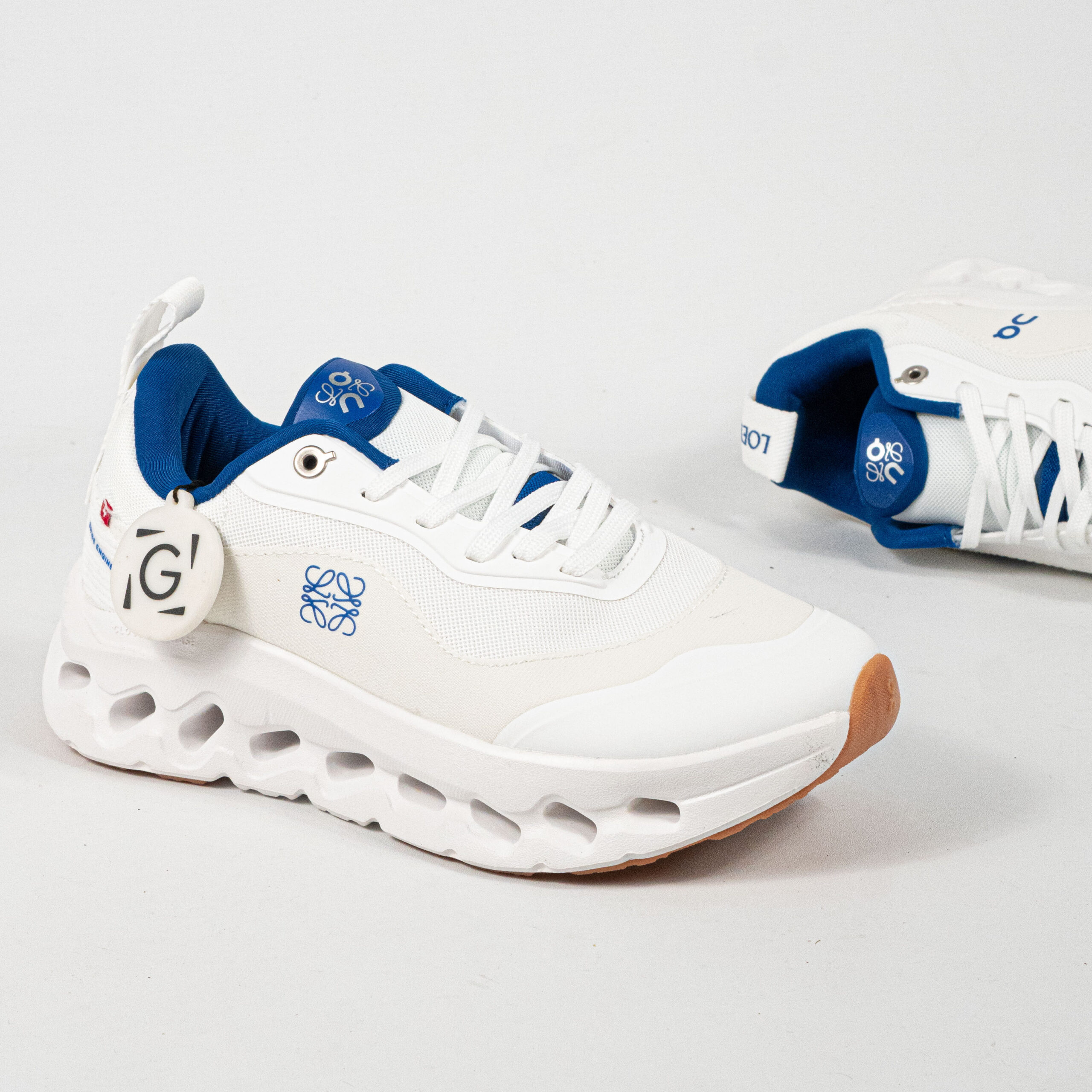 Sepatu On Cloudtilt 2.0 White Blue Navy Gum Unisex Running Sneakers Pria Wanita Sepatu Lari Olahraga Gym - Image 2
