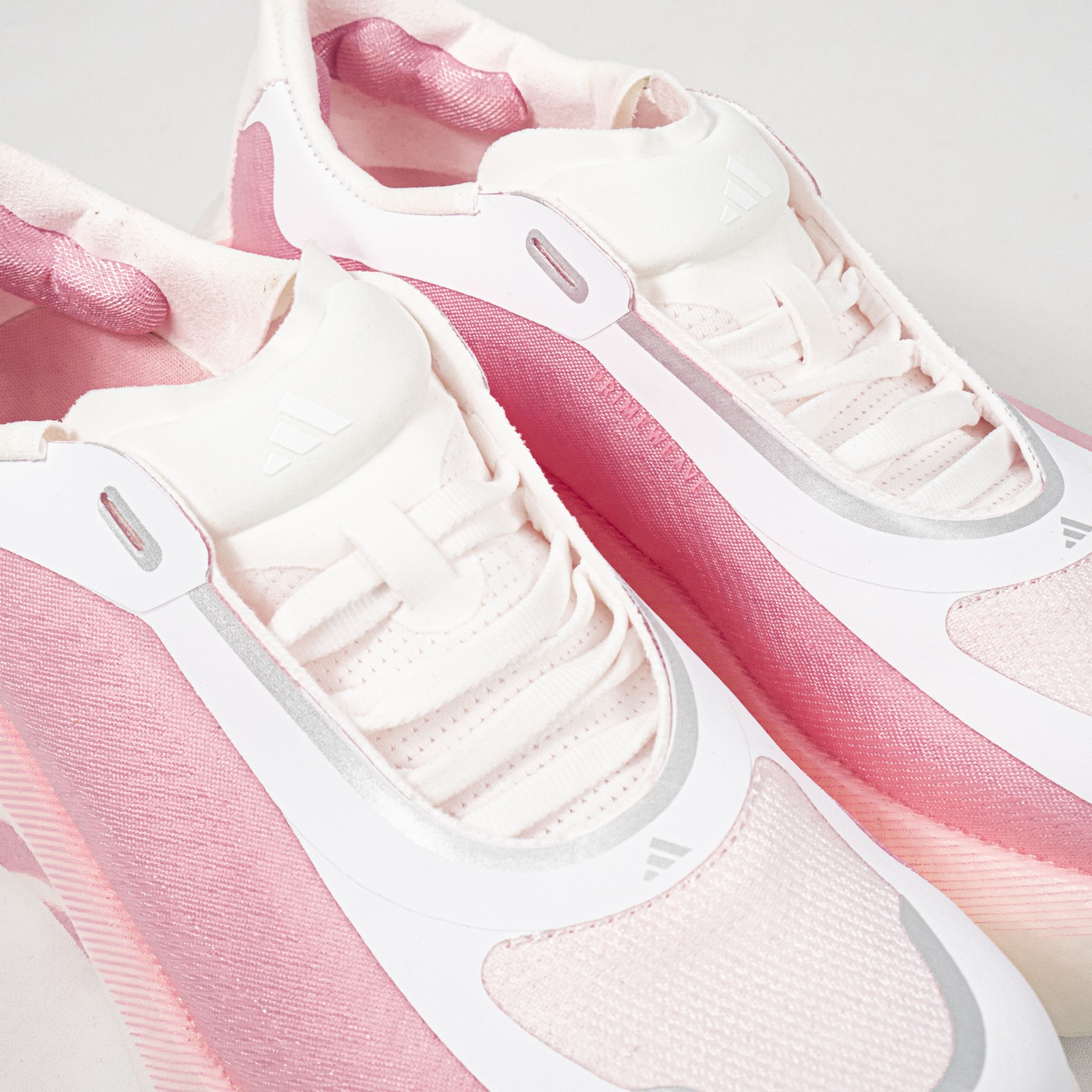 Sepatu Adidas Hyperboost Edge White Pink Running Sneakers Unisex Sepatu Lari Olahraga Gym Pria Wanita - Image 2